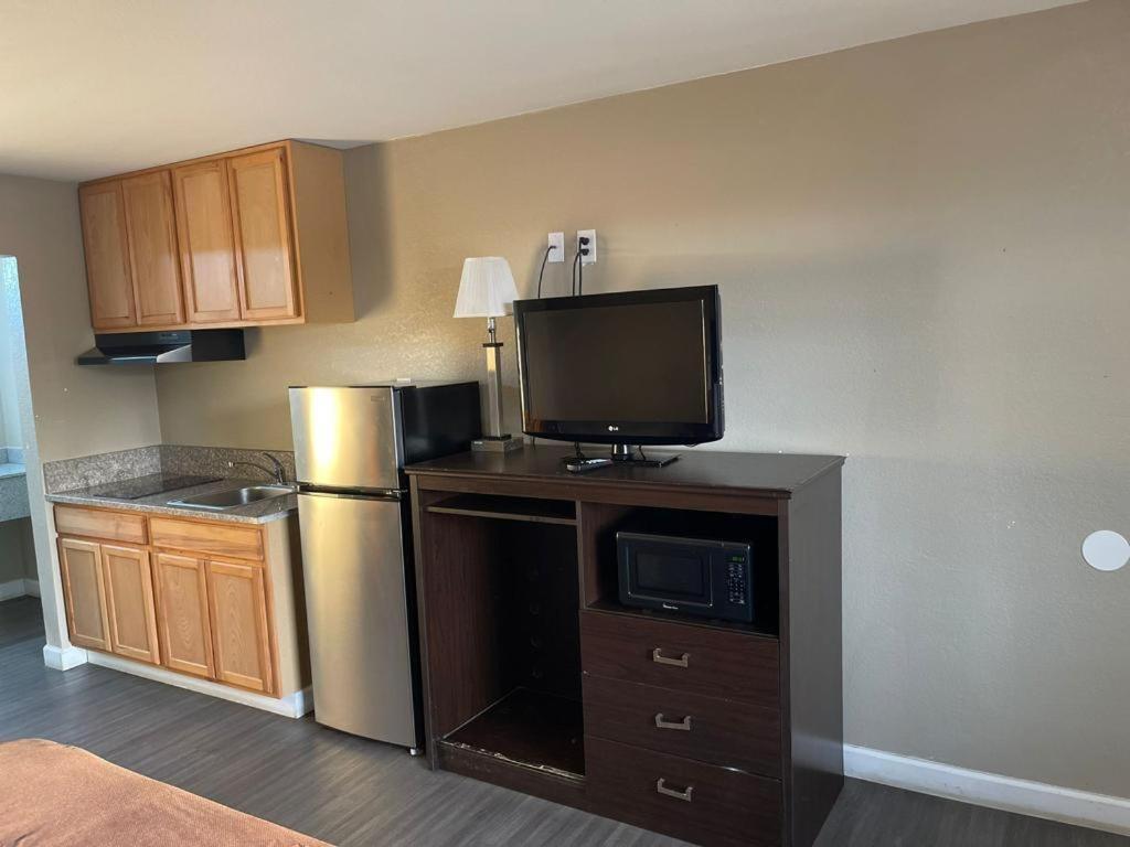 Suburban Studios Columbia - Harbison Экстерьер фото